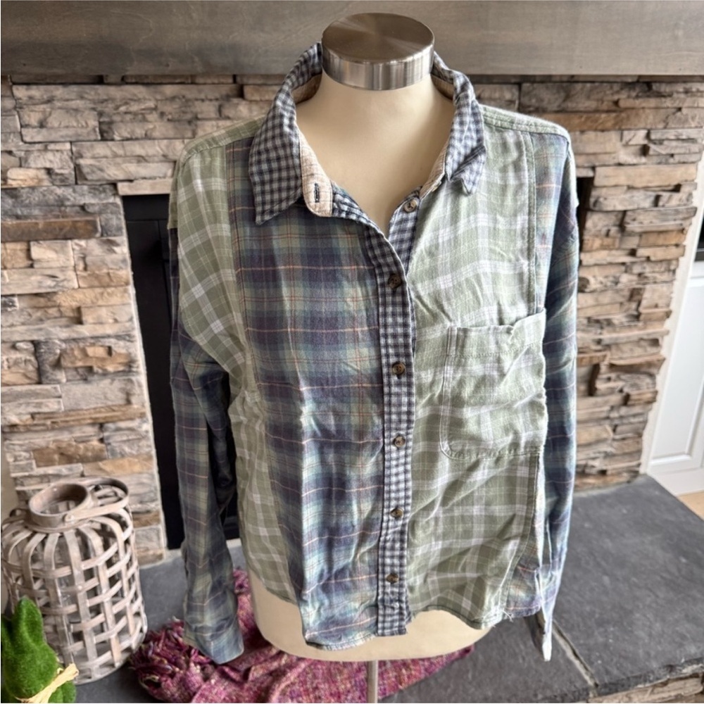 American Eagle Outfitters Blue Cream Button Down Shirt - Picture 7 of 15